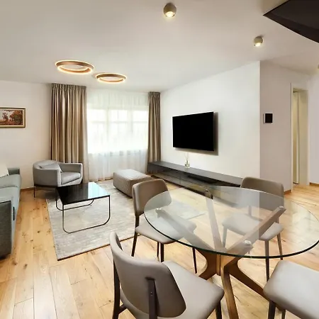 Kuszmannov Bazar Appartement *